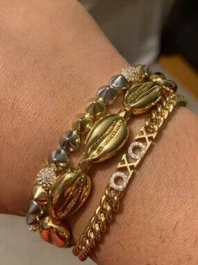 Stella & Dot Sea Shock Gold Cowrie Shell Stretch Bracelet